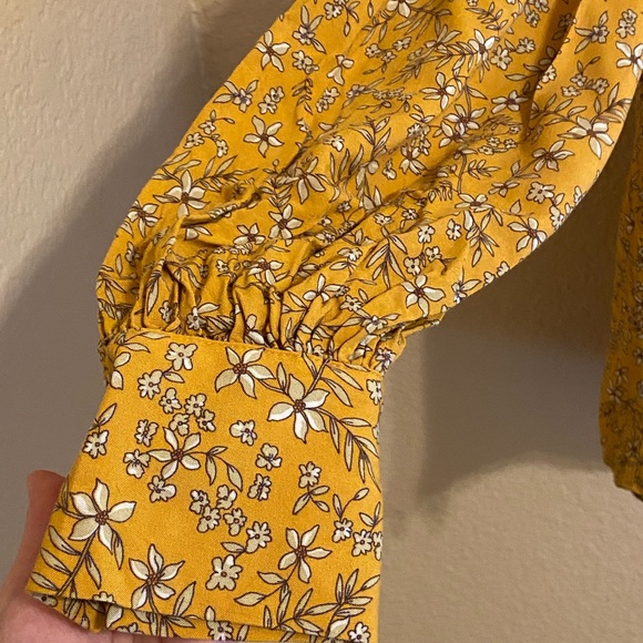 H&M floral blouse - Picture 5 of 5